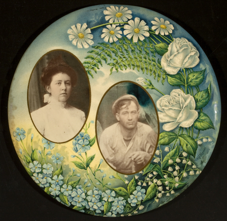 Antique Celluloid PHOTOGRAPH Portrait Round TIN BUTTON Husband Wife FAMILY